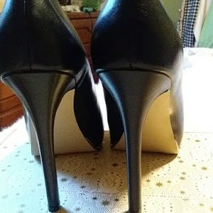 GUESS Heels Pumps